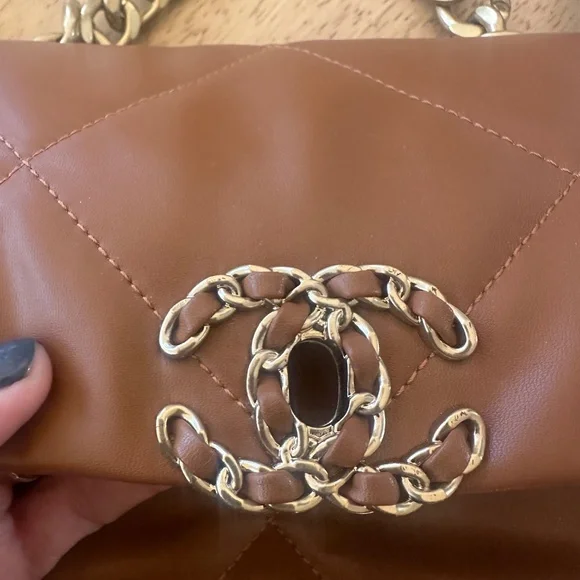 Cognac brown quilted purse - Picture 4 of 11